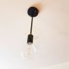 Merevszárú fém függeszték lámpa, fekete-antiksárgaréz E27